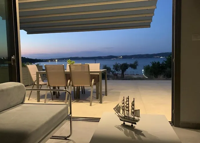 υπόσκαφα Cave Concept Апартаменты Амолиани