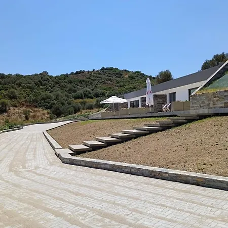 Διαμέρισμα υπόσκαφα Cave Concept